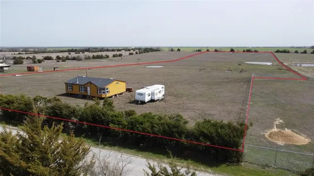 $389,999 | 6827 County Road 1145, Celeste, TX 75423