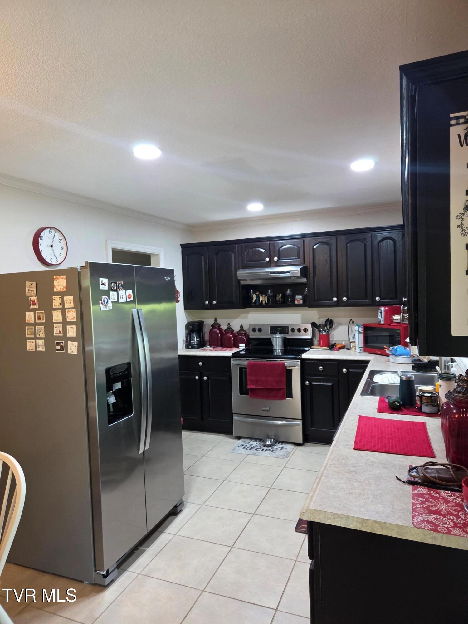 130 Unaka Subdivision Road Elizabethton, TN 37643 - Photo 17 of 24 130 Appliances