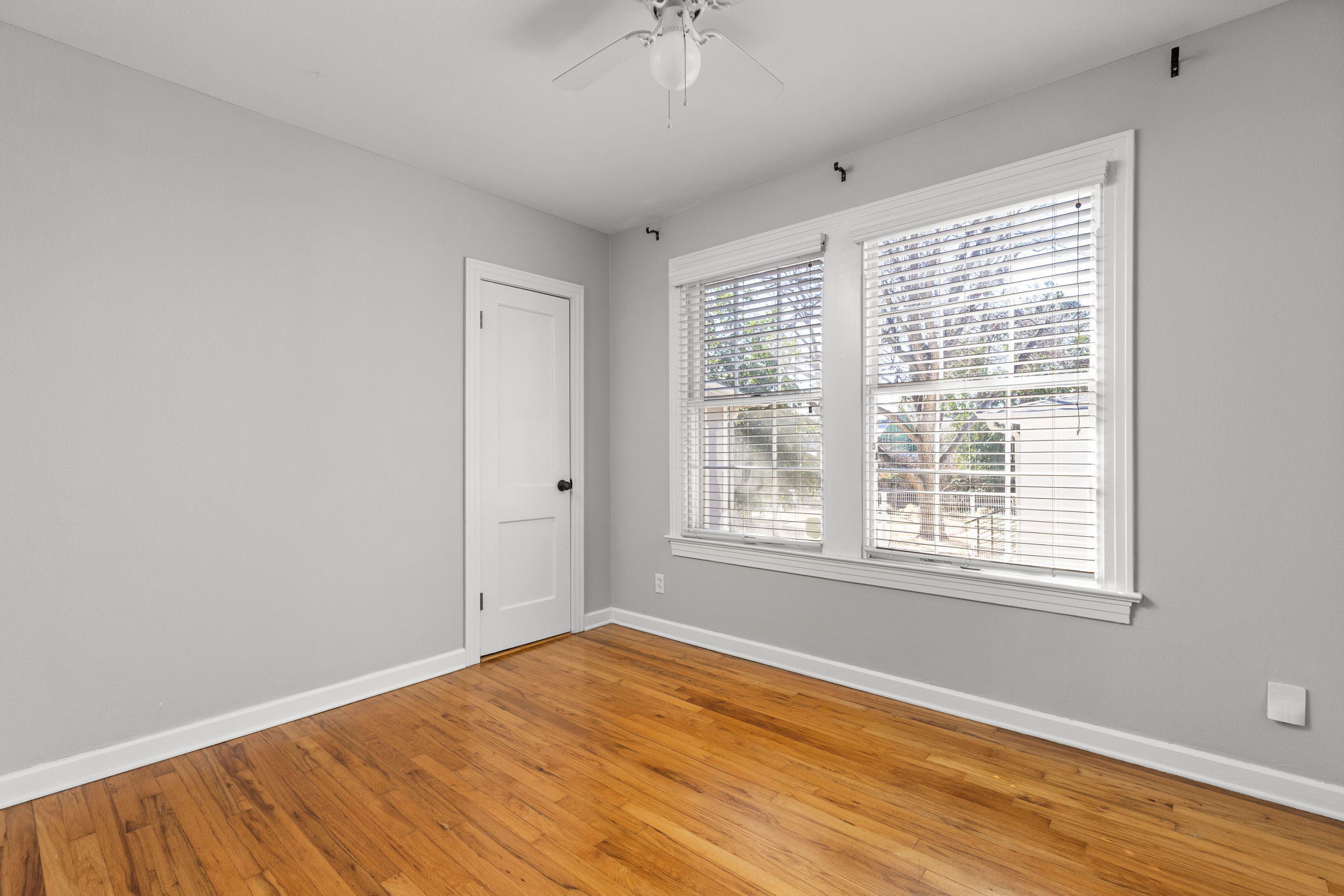 4517 Bull Creek Road Austin, TX 78731 - Photo 26 of 35 a view of an empty room with a window