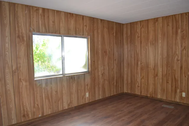 a bathroom with a toilet