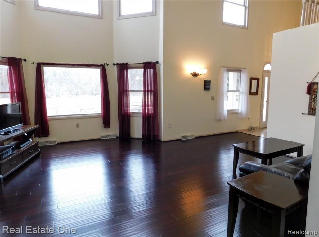 28020 Haas Road Wixom, MI 48393 - Photo 32 of 53 Living Room3.jpg