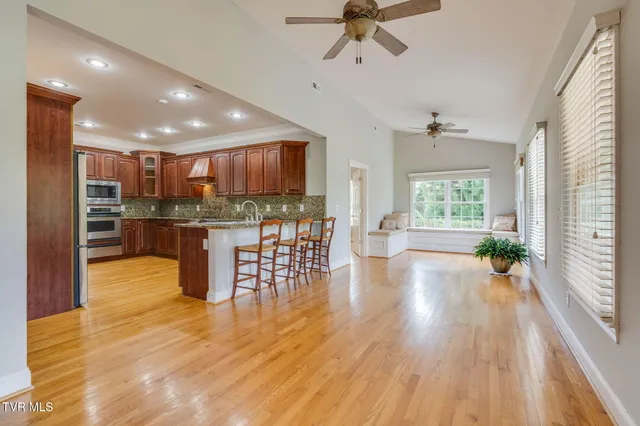 $1,100,000 | 3 Straw Flower Place, Johnson City, TN 37604
