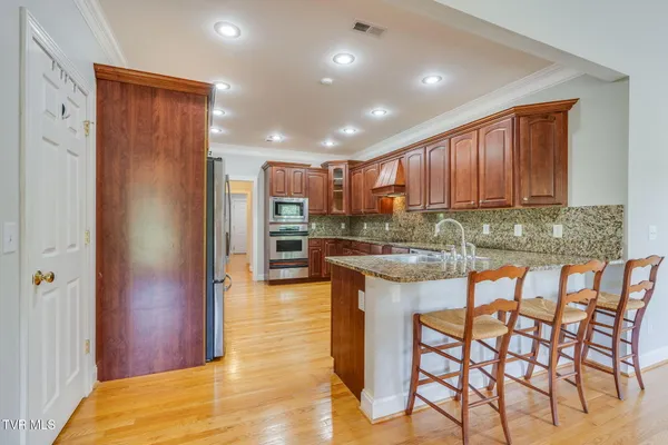 $1,100,000 | 3 Straw Flower Place, Johnson City, TN 37604