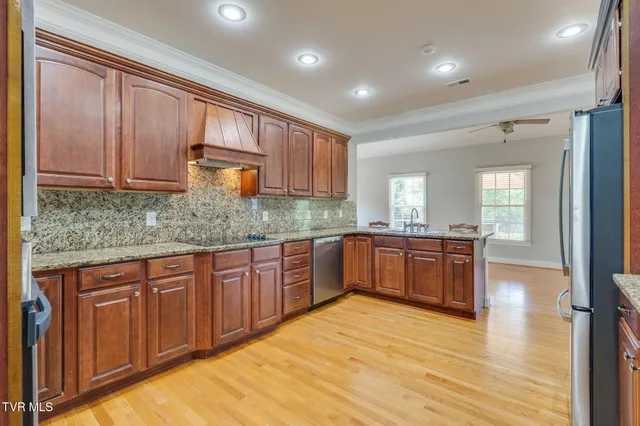$1,100,000 | 3 Straw Flower Place, Johnson City, TN 37604