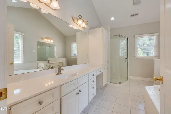 $1,100,000 | 3 Straw Flower Place, Johnson City, TN 37604