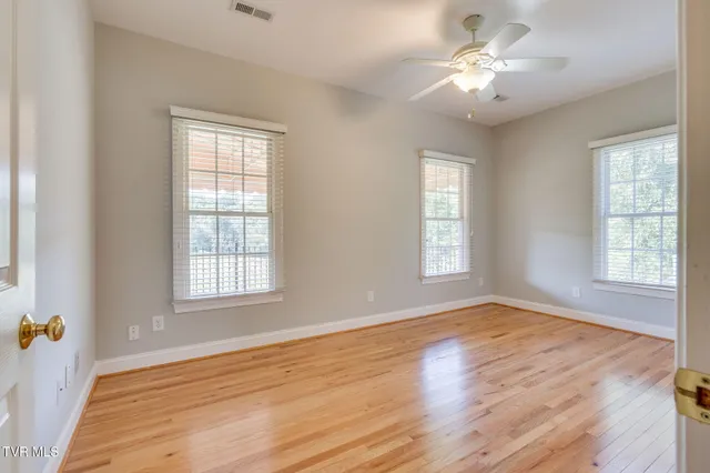 $1,100,000 | 3 Straw Flower Place, Johnson City, TN 37604