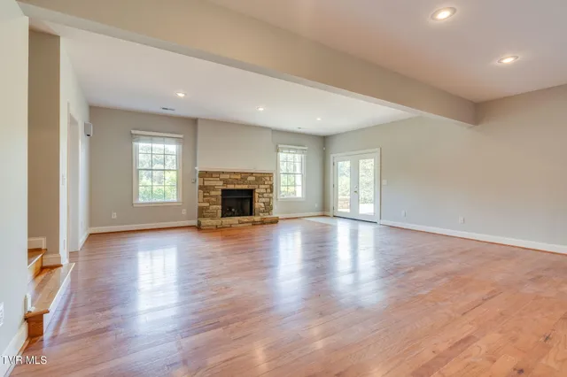 $1,100,000 | 3 Straw Flower Place, Johnson City, TN 37604