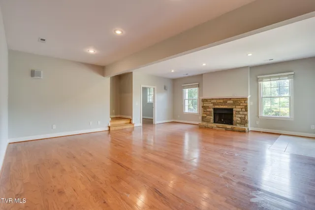 $1,100,000 | 3 Straw Flower Place, Johnson City, TN 37604