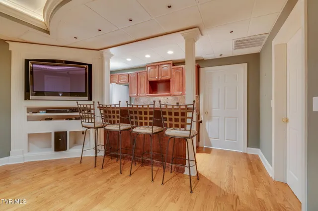 $1,100,000 | 3 Straw Flower Place, Johnson City, TN 37604