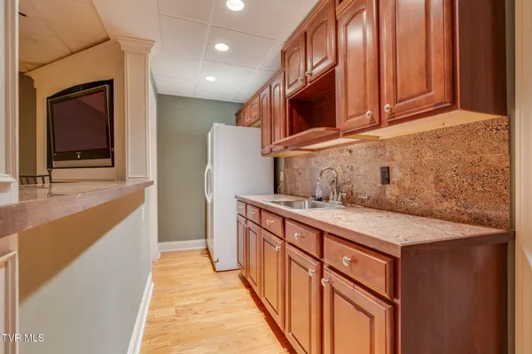 $1,100,000 | 3 Straw Flower Place, Johnson City, TN 37604