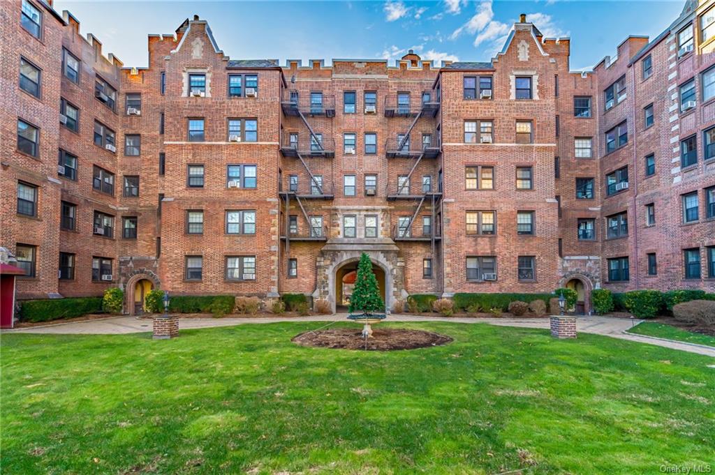 23 Old Mamaroneck Road, Unit 1D, White Plains, NY 10605 Compass