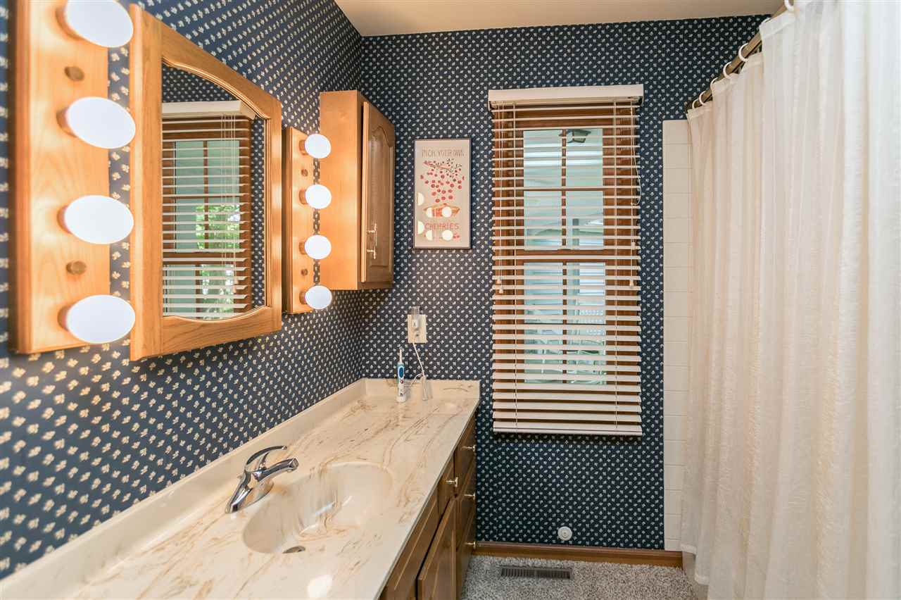 394 East Post Road Southeast Cedar Rapids, IA 52403 - Photo 13 of 25 Gallery Image 13