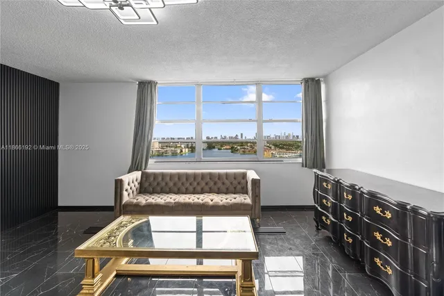 $2,200 | 1351 Northeast Miami Gardens Drive, Unit 1506E, Miami, FL 33179