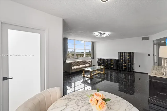 $2,200 | 1351 Northeast Miami Gardens Drive, Unit 1506E, Miami, FL 33179