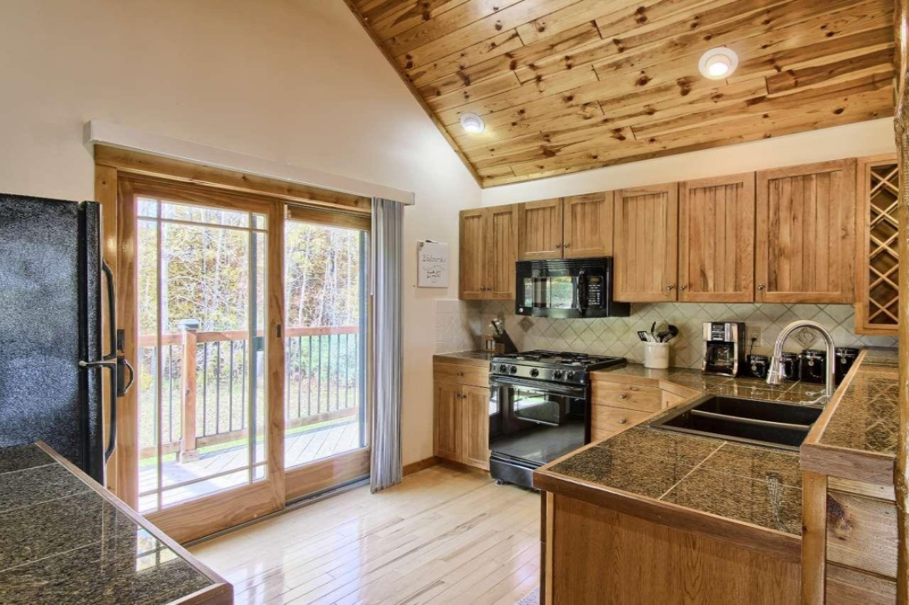 9714 Erdman Road Onekama, MI 49675 - Photo 27 of 32 IMG_1421-HDR(6)-1280 - Copy - Copy