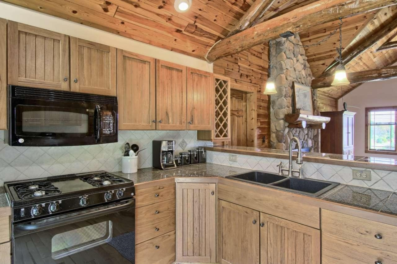 9714 Erdman Road Onekama, MI 49675 - Photo 28 of 32 IMG_1427-HDR(6)-1280