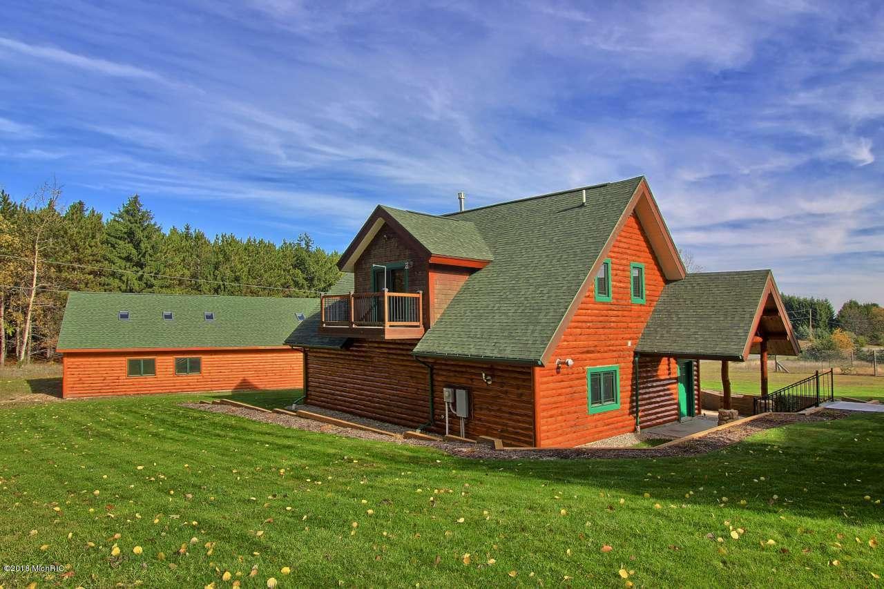 9714 Erdman Road Onekama, MI 49675 - Photo 5 of 32 IMG_1385-HDR(6)-1280 - Copy
