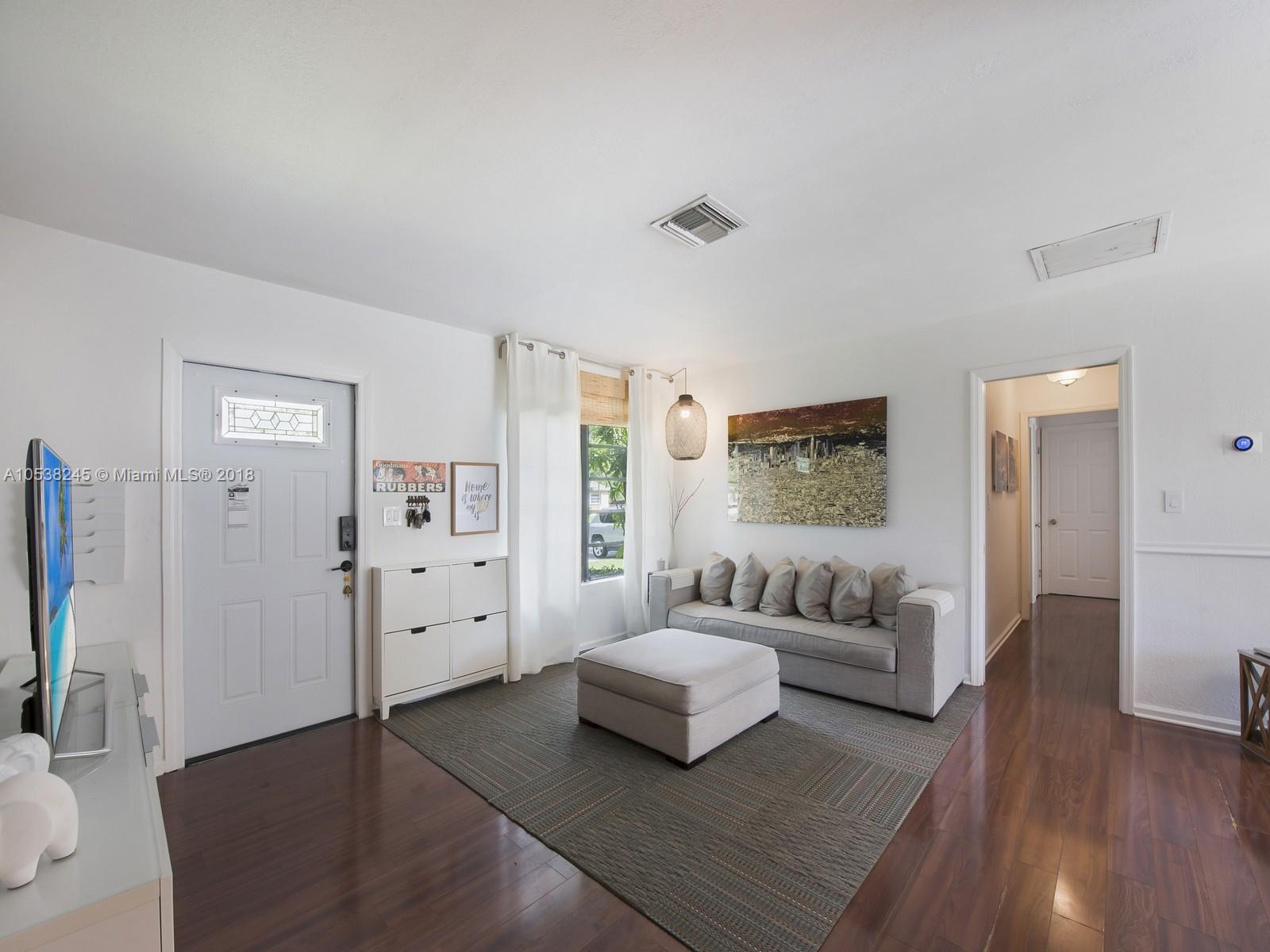 19285 Southwest 92nd Road Cutler Bay, FL 33157 - Photo 4 of 15