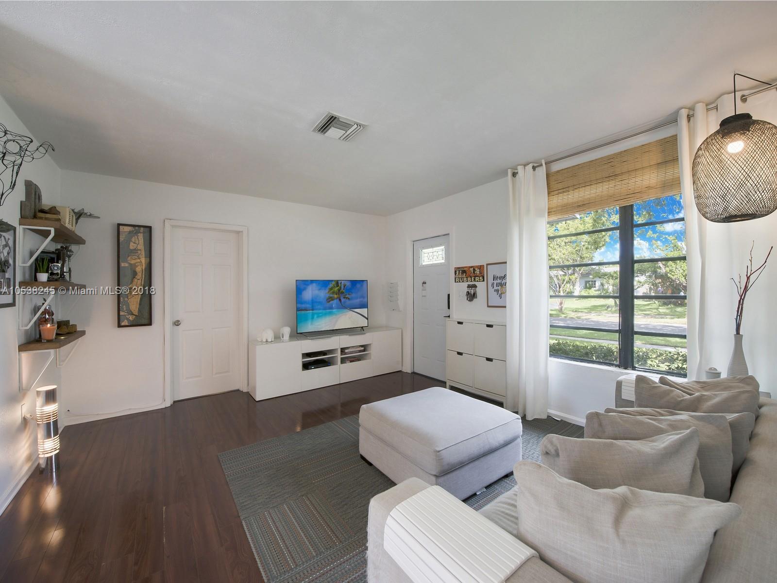 19285 Southwest 92nd Road Cutler Bay, FL 33157 - Photo 5 of 15