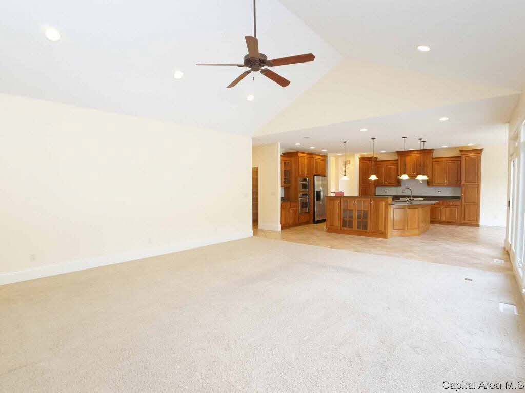 3605 Vanderbilt Circle Springfield, IL 62711 - Photo 12 of 36