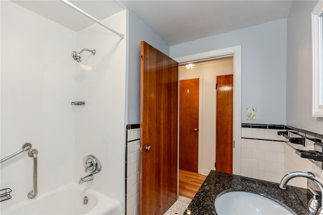 19 Coulters Road Cranston, RI 02920 - Photo 17 of 42