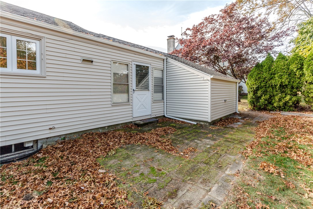 19 Coulters Road Cranston, RI 02920 - Photo 38 of 42