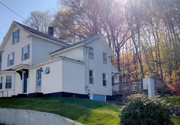 $279,900 | 40 Hillside Avenue, Warren, MA 01083