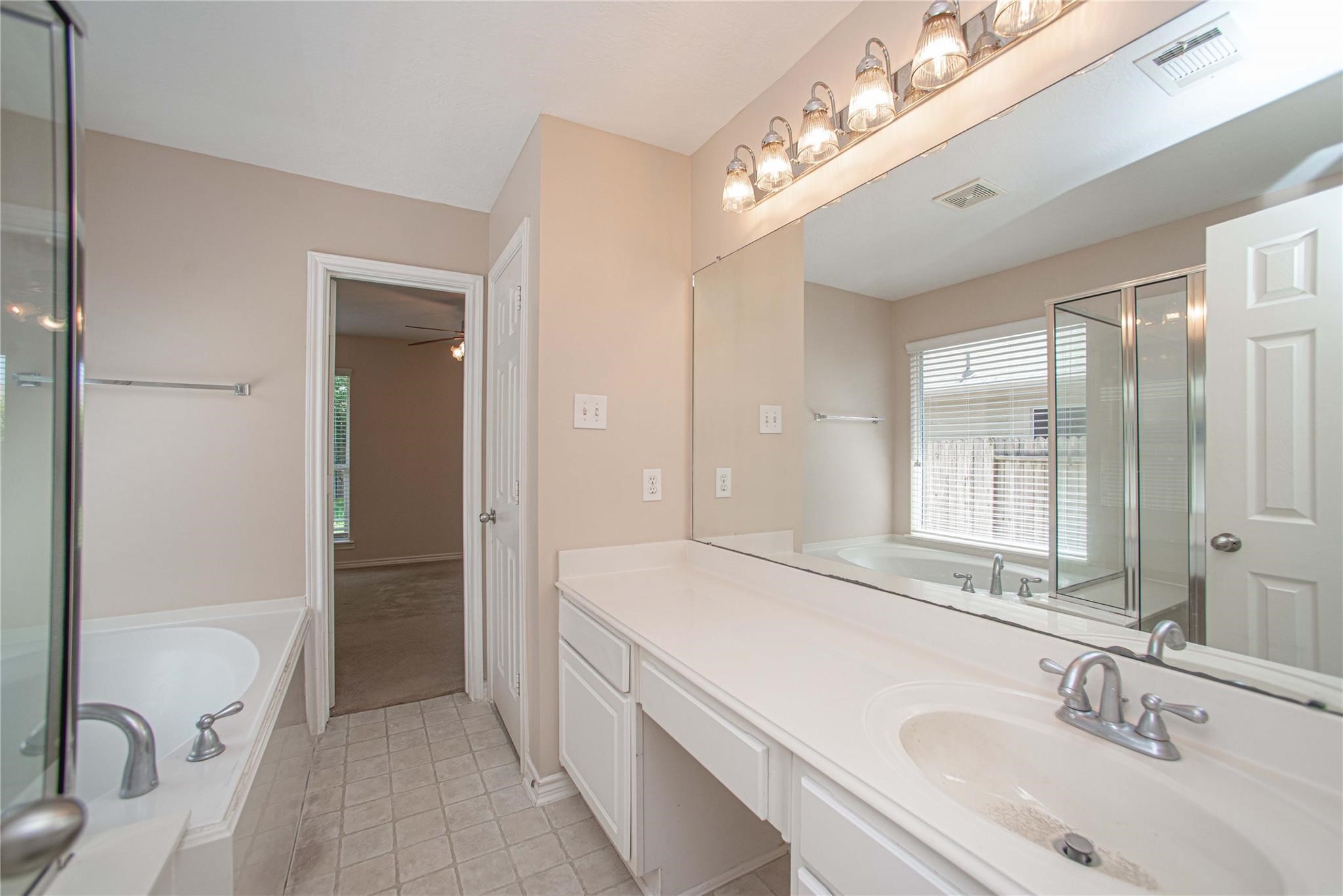 2223 Shady Pine Drive Conroe, TX 77301 - Photo 12 of 15