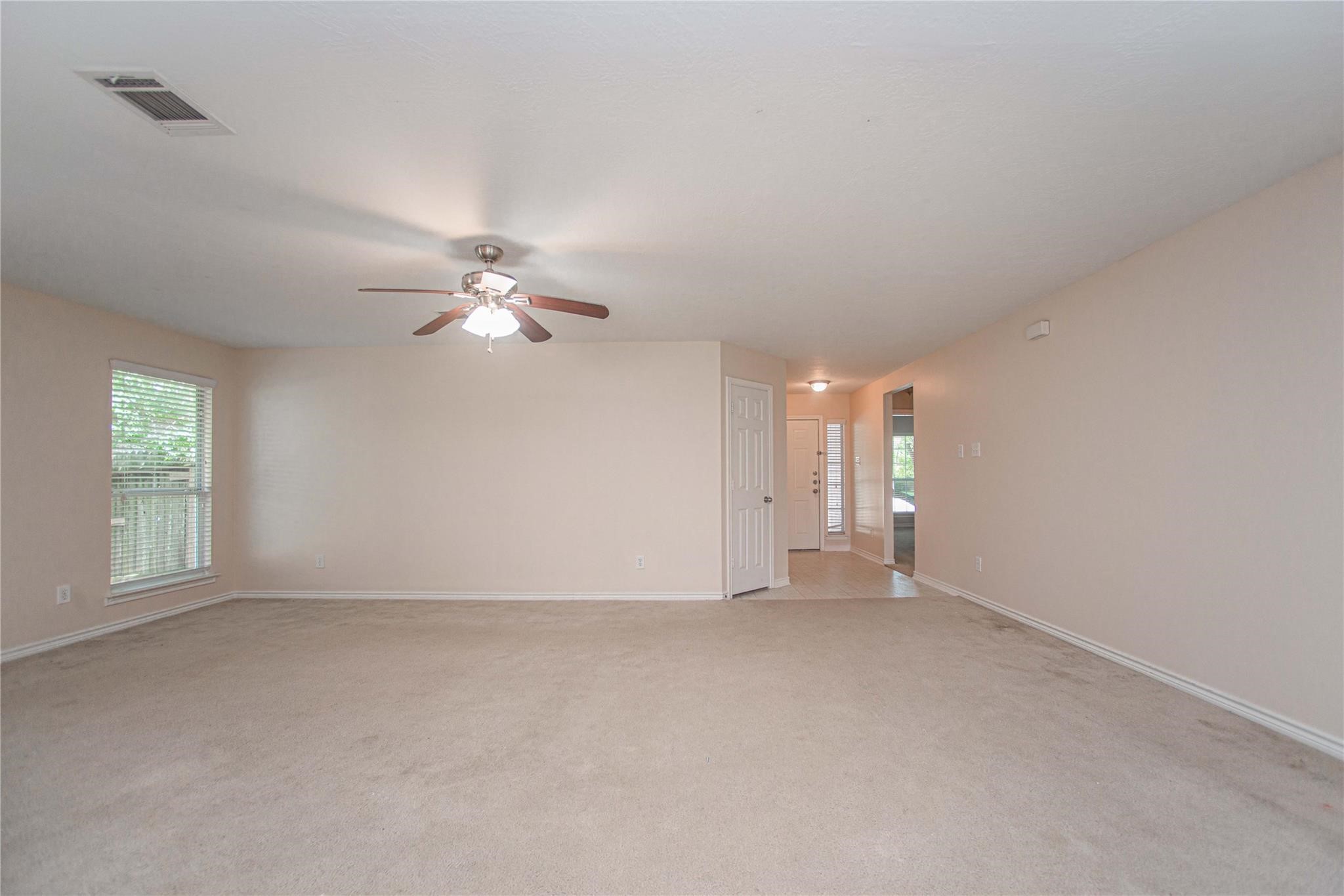 2223 Shady Pine Drive Conroe, TX 77301 - Photo 5 of 15