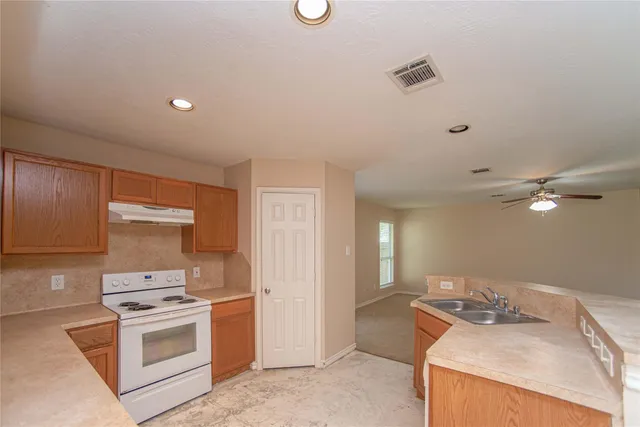 $1,700 | 2223 Shady Pine Drive, Conroe, TX 77301