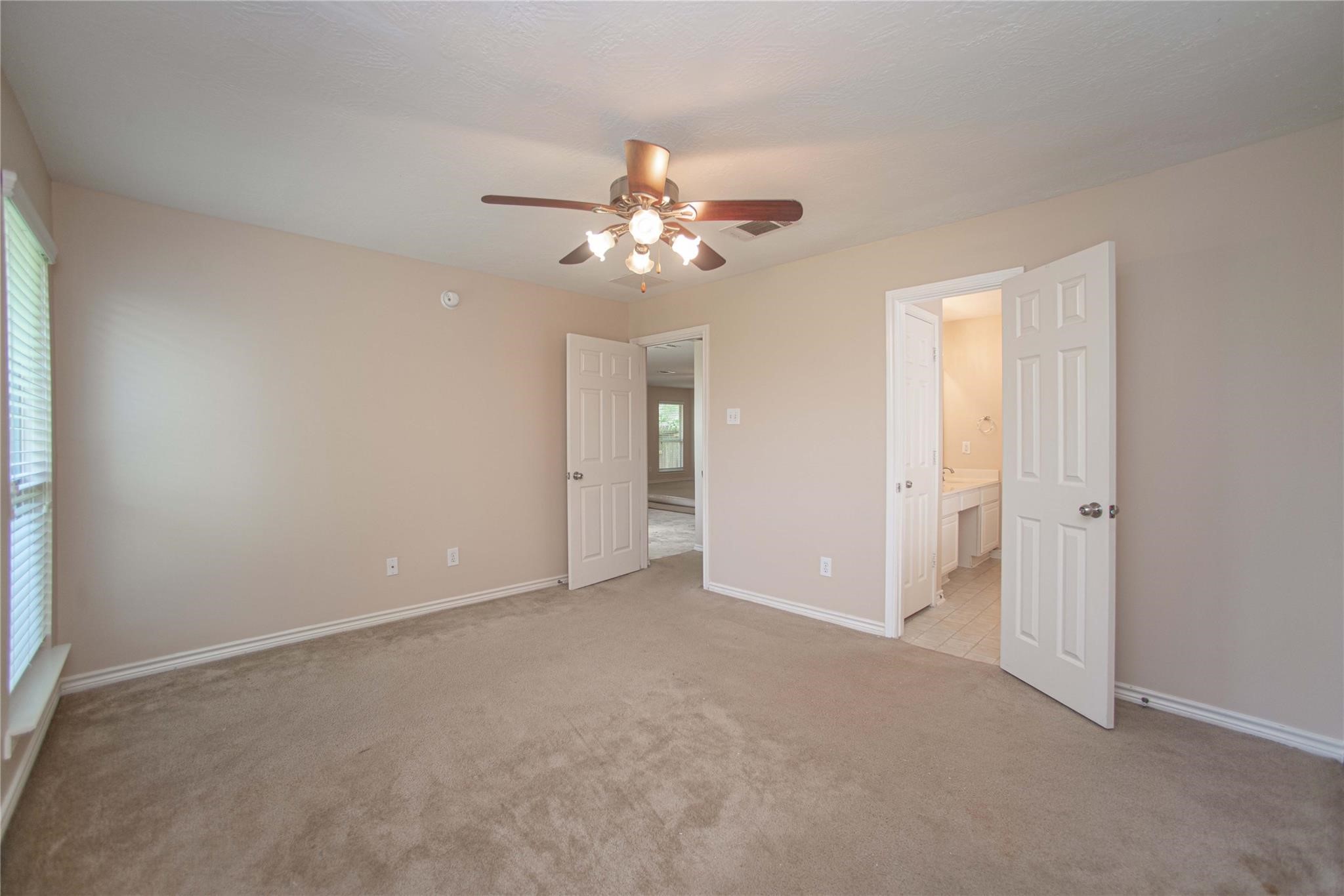 2223 Shady Pine Drive Conroe, TX 77301 - Photo 7 of 15