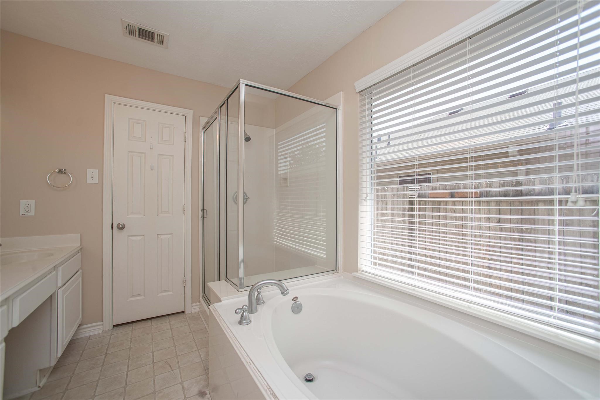 2223 Shady Pine Drive Conroe, TX 77301 - Photo 9 of 15