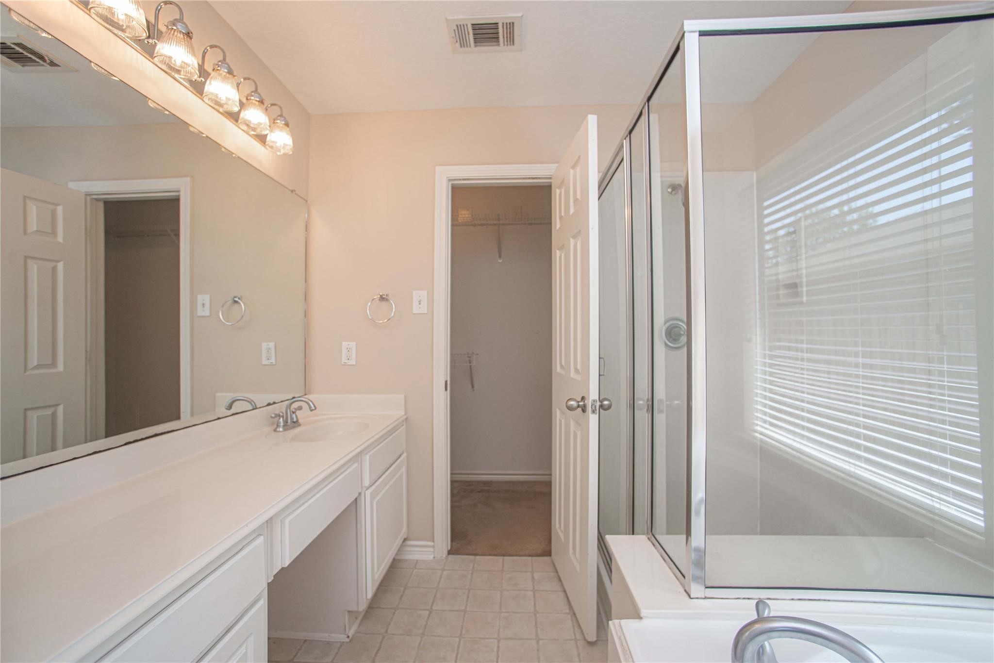 2223 Shady Pine Drive Conroe, TX 77301 - Photo 10 of 15