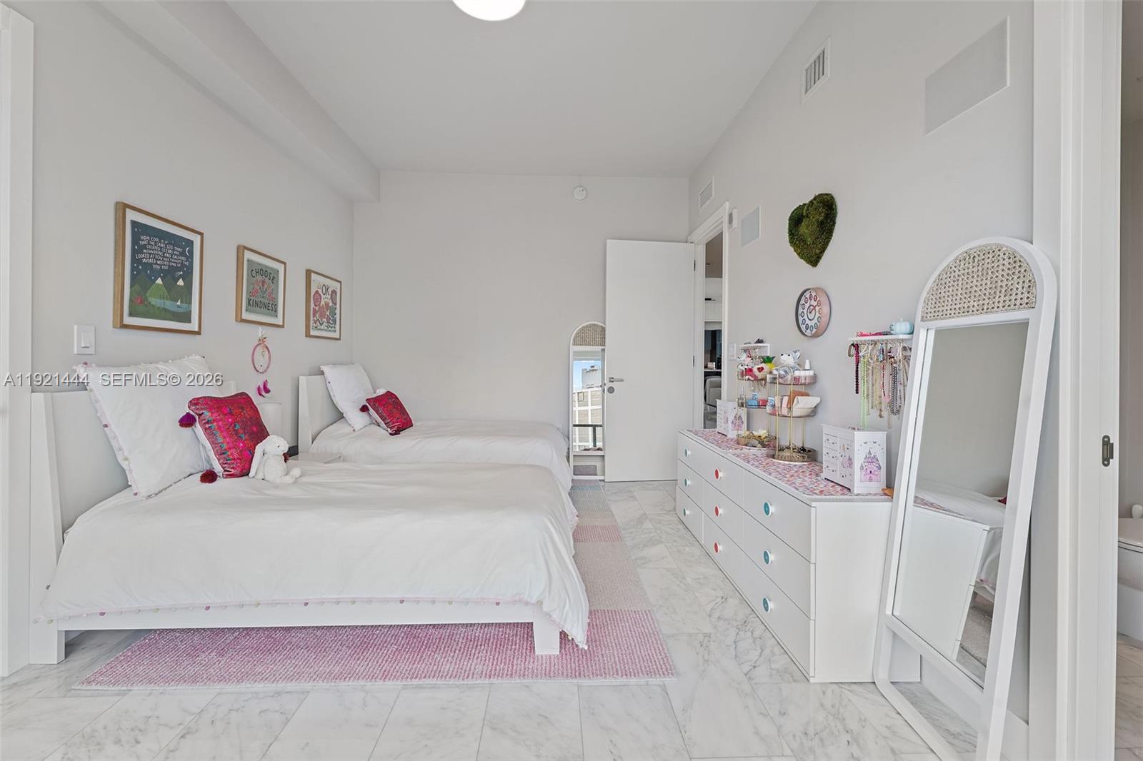 1451 Brickell Avenue, Unit 2802 Miami, FL 33131 - Photo 12 of 38