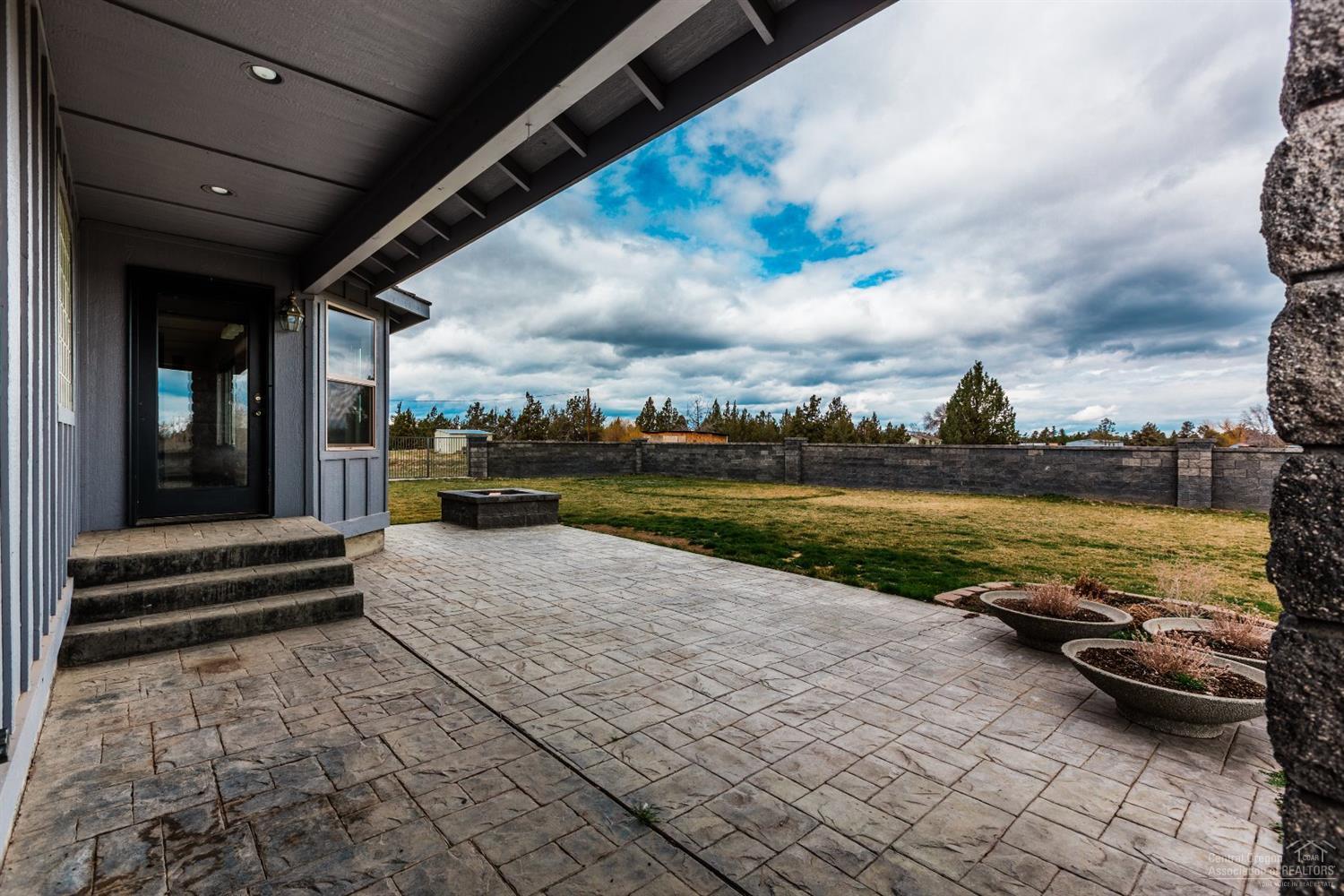 21540 Southwest Gift Road Bend, OR 97703 - Photo 7 of 24 Additional Photo