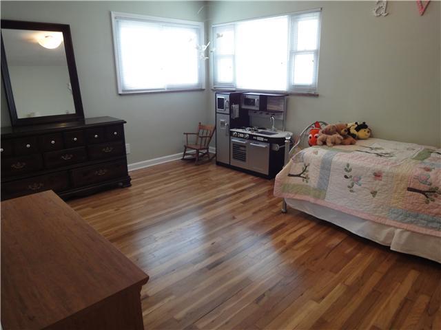 2105 Kentwell Road Columbus, OH 43221 - Photo 16 of 25