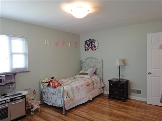 2105 Kentwell Road Columbus, OH 43221 - Photo 17 of 25
