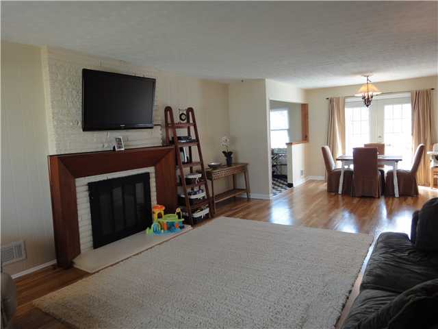 2105 Kentwell Road Columbus, OH 43221 - Photo 2 of 25