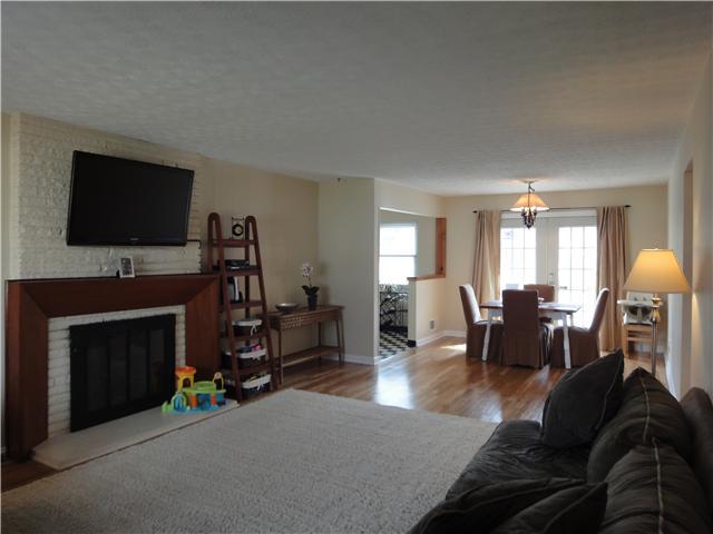 2105 Kentwell Road Columbus, OH 43221 - Photo 3 of 25