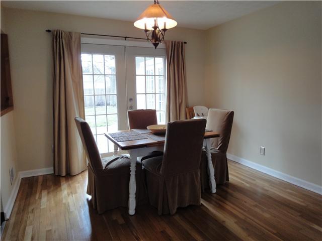 2105 Kentwell Road Columbus, OH 43221 - Photo 7 of 25