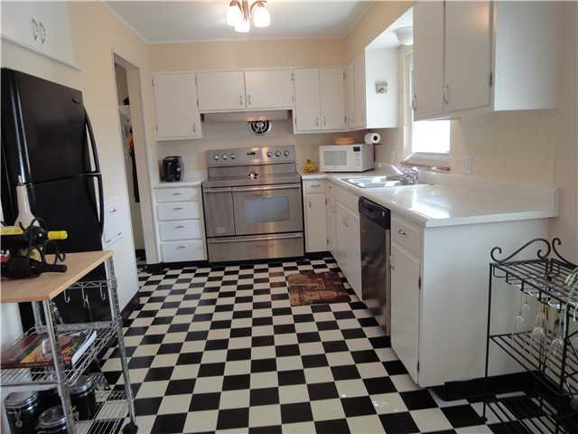 2105 Kentwell Road Columbus, OH 43221 - Photo 8 of 25