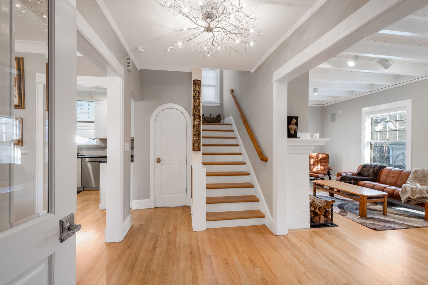 2509 Pioneer Road Evanston, IL 60201 - Photo 2 of 30