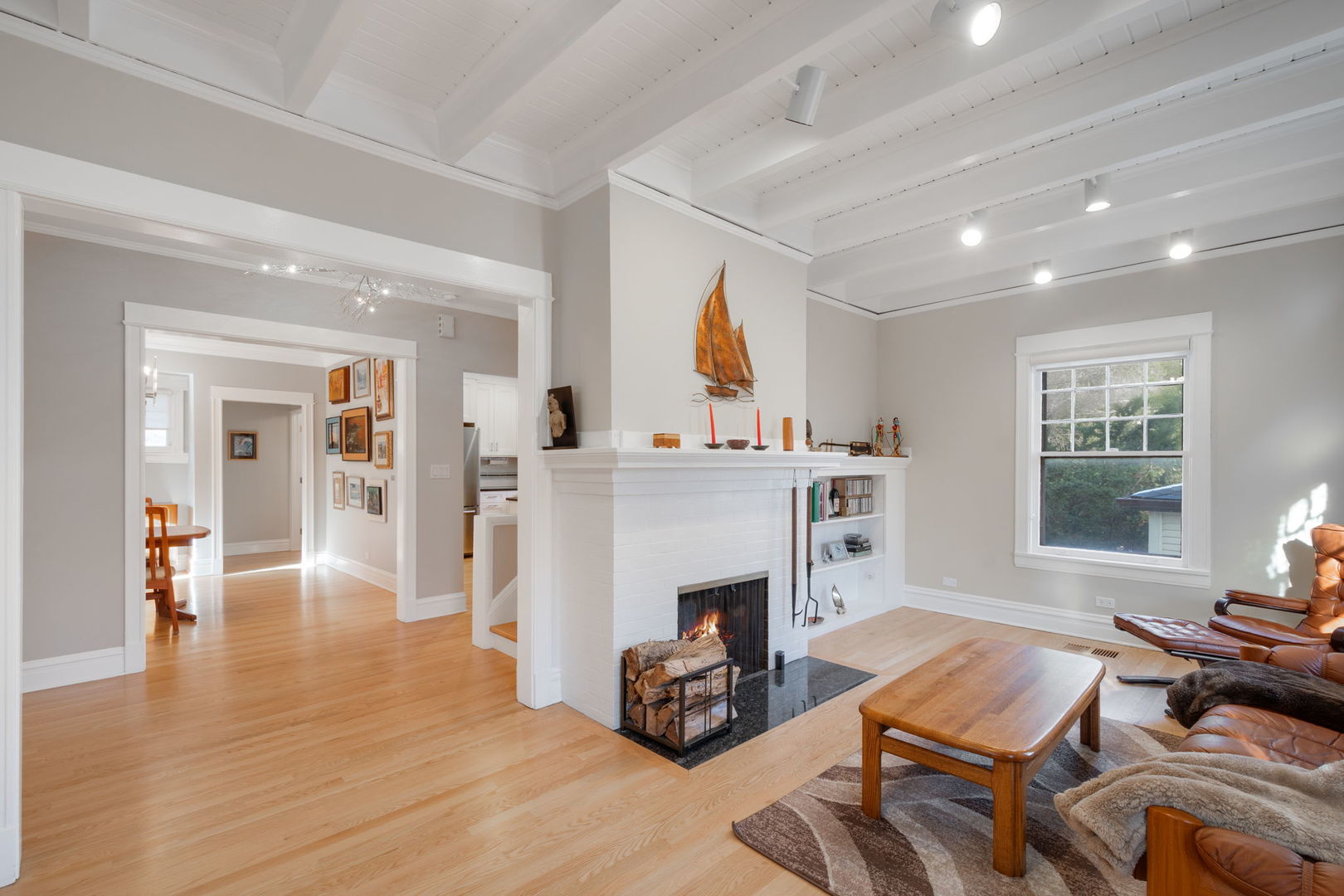 2509 Pioneer Road Evanston, IL 60201 - Photo 3 of 30