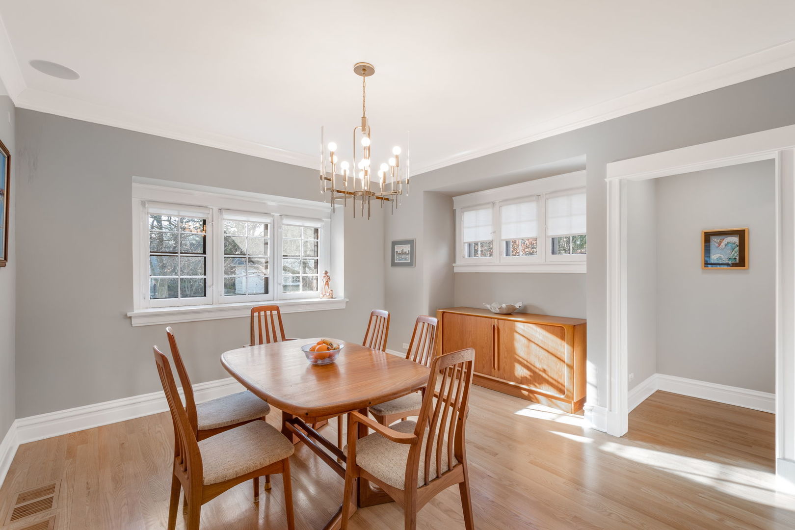 2509 Pioneer Road Evanston, IL 60201 - Photo 6 of 30