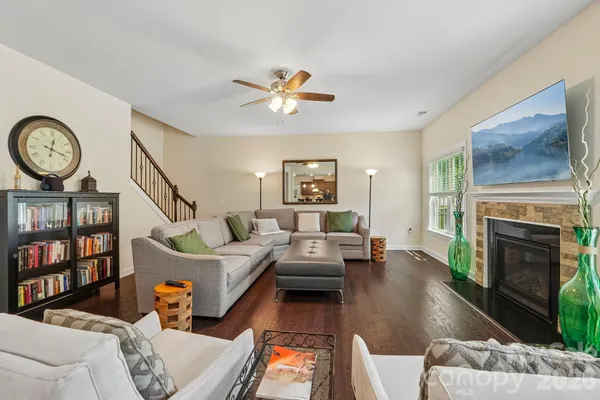 $669,900 | 2006 Topaz Plaza, Davidson, NC 28036