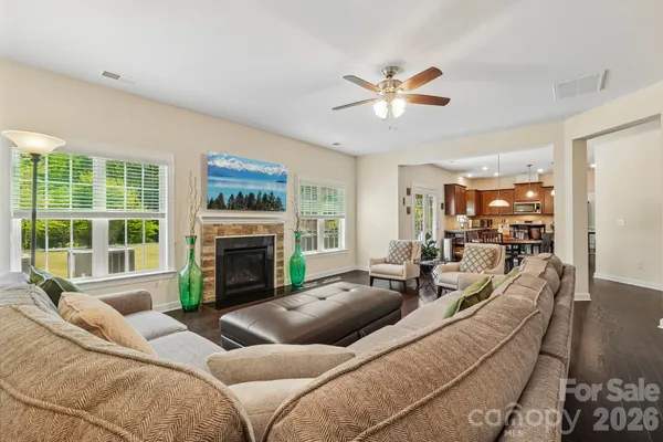 $669,900 | 2006 Topaz Plaza, Davidson, NC 28036