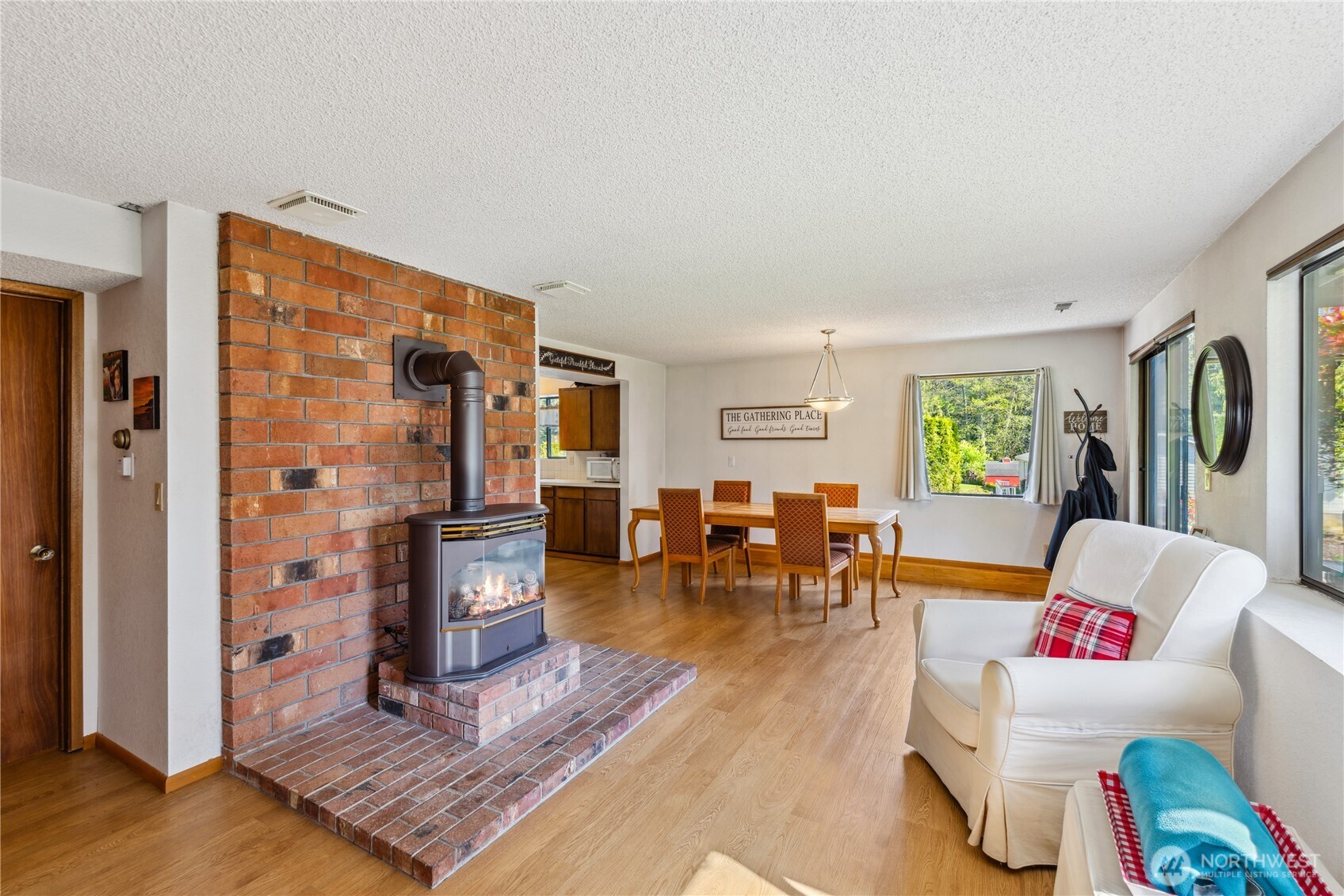 4314 Bryce Drive Anacortes, WA 98221 - Photo 18 of 40 a living room with furniture and wooden floor
