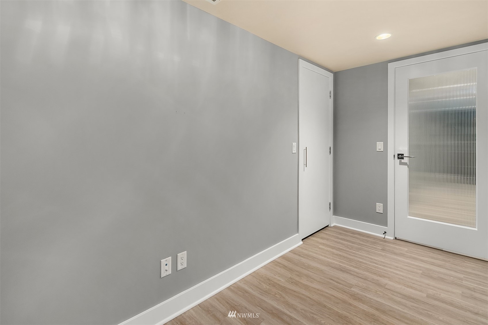 588 Bell Street, Unit 814S Seattle, WA 98121 - Photo 11 of 37 a view of an empty room