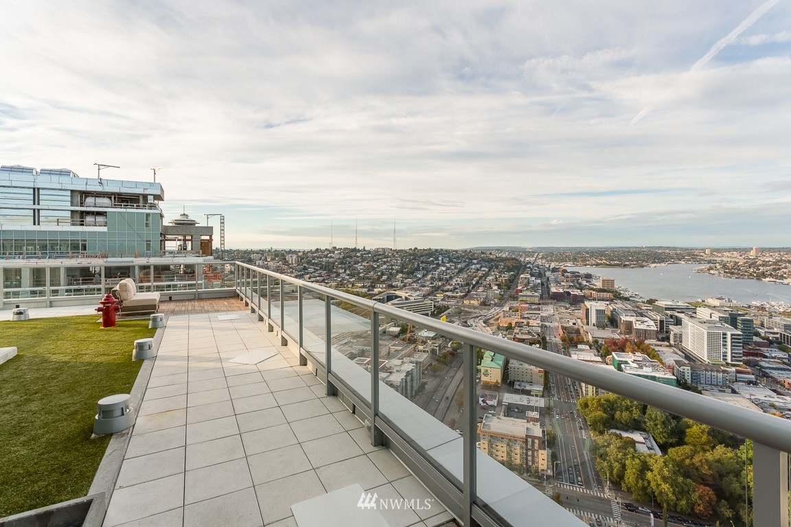 588 Bell Street, Unit 814S Seattle, WA 98121 - Photo 35 of 37