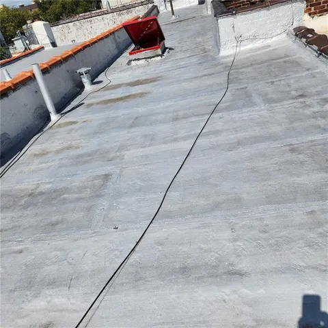 a picture of a bathroom